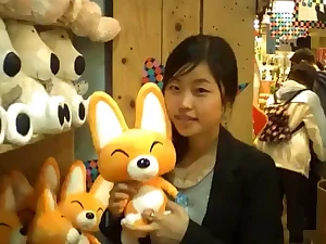 Cute asian girl has missionary and cowgirl sex on the bed